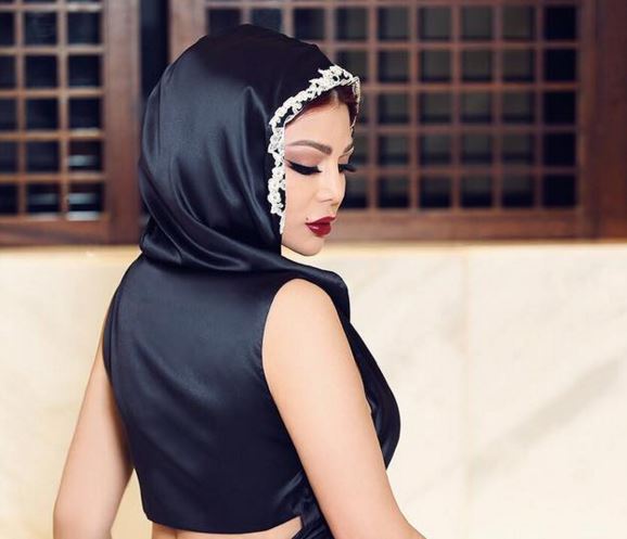 Fans upset over Lebanese singer Haifa Wehbe’s photo in revealing dress